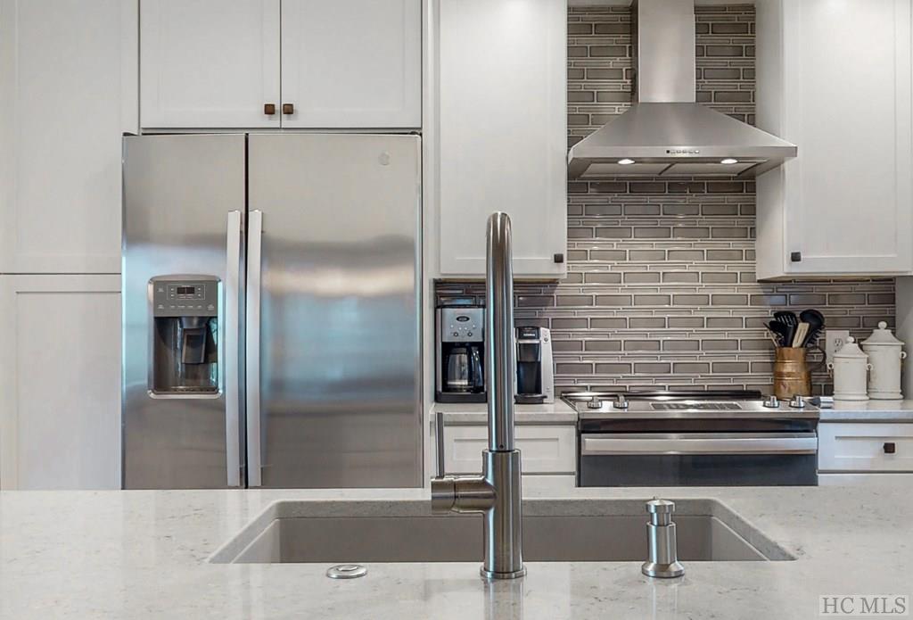 1500 Cullasaja Drive