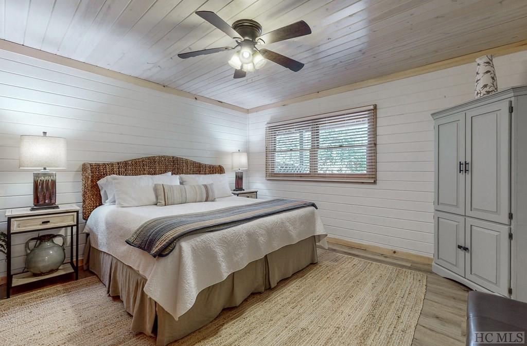 1500 Cullasaja Drive