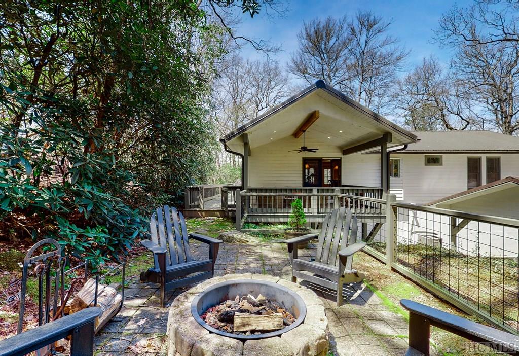 1500 Cullasaja Drive