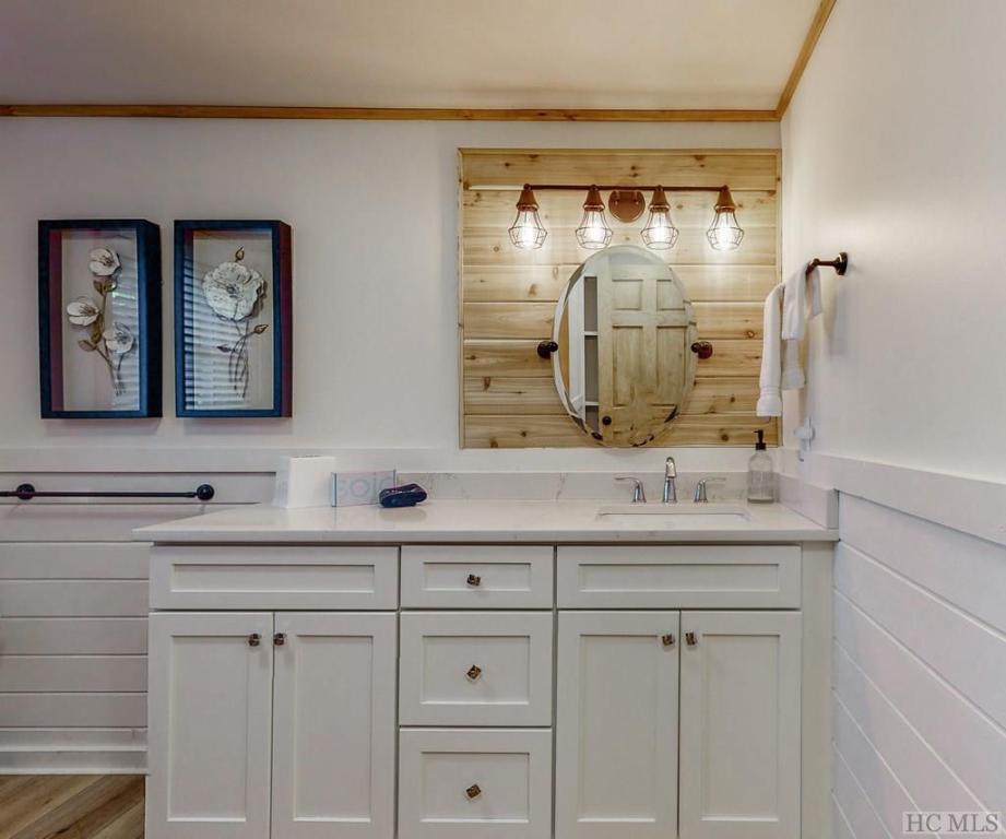 1500 Cullasaja Drive