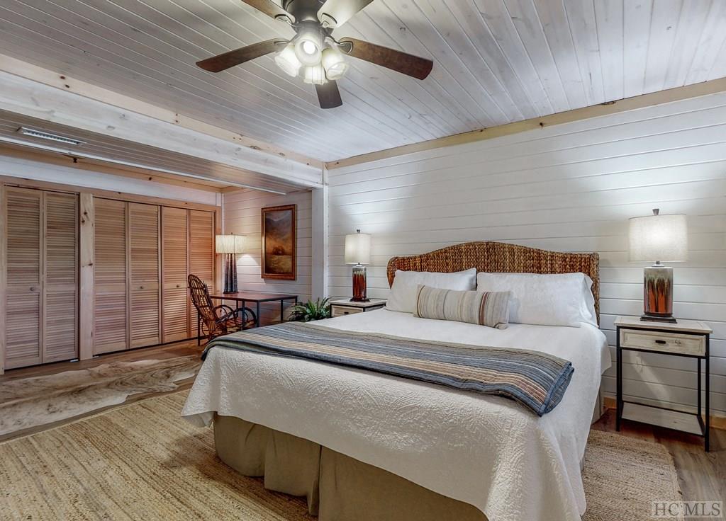 1500 Cullasaja Drive