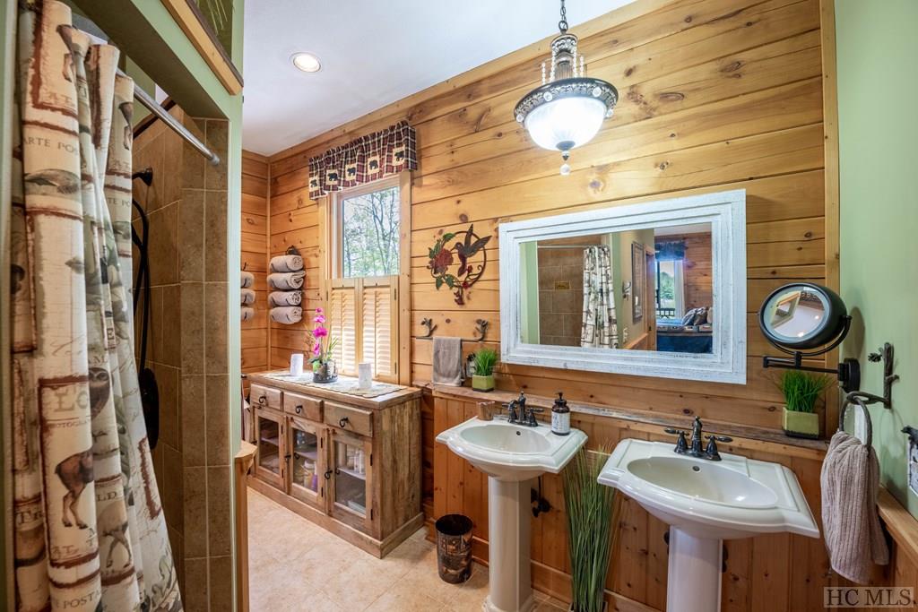 1913 Bald Rock Drive East