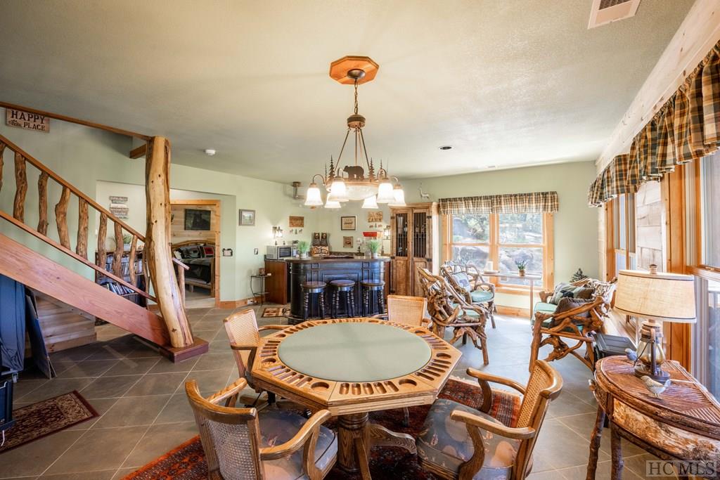 1913 Bald Rock Drive East