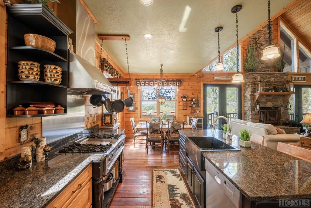 1913 Bald Rock Drive East