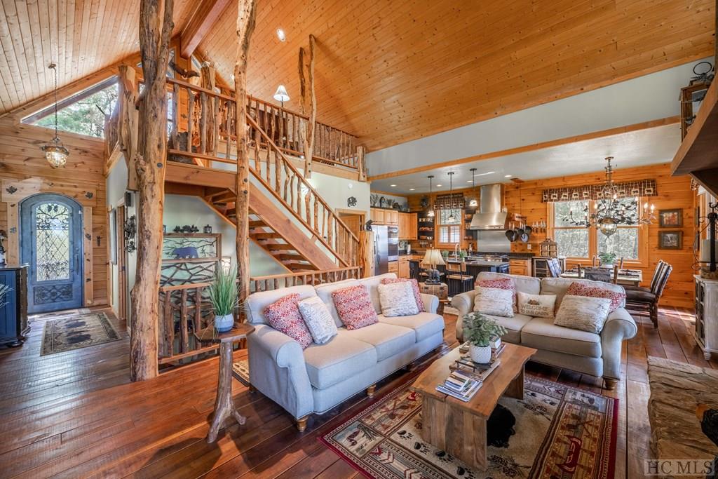 1913 Bald Rock Drive East