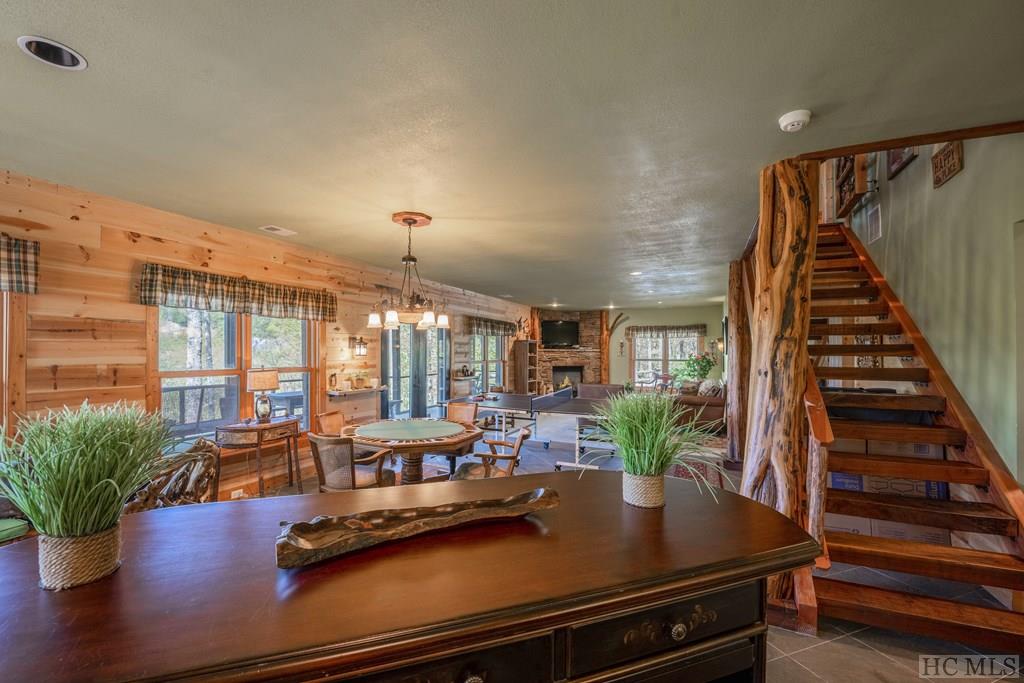 1913 Bald Rock Drive East