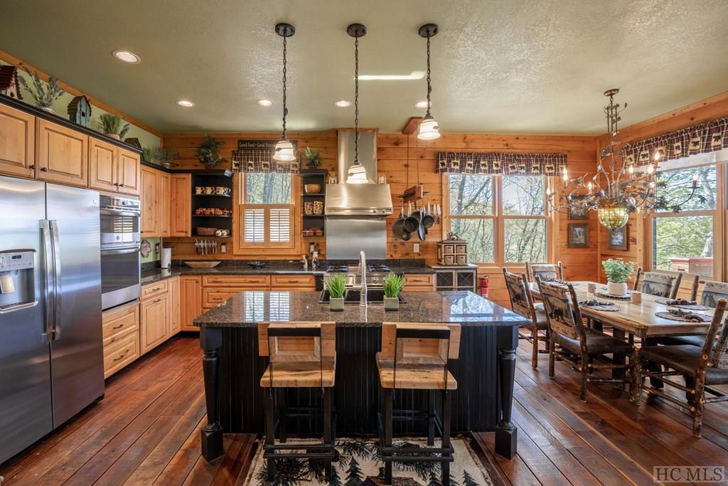 1913 Bald Rock Drive East