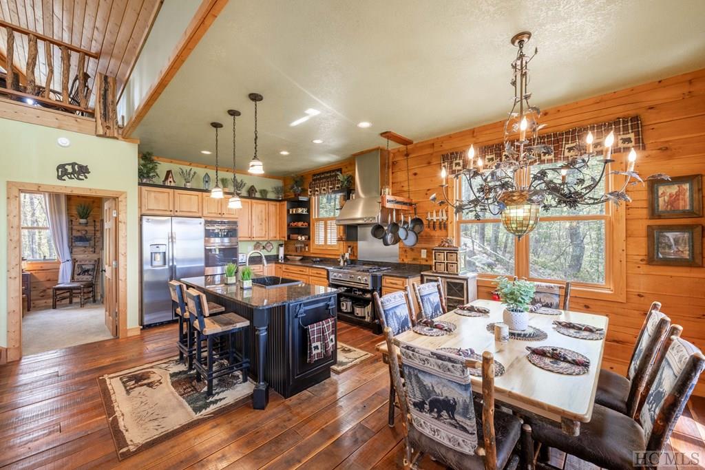 1913 Bald Rock Drive East