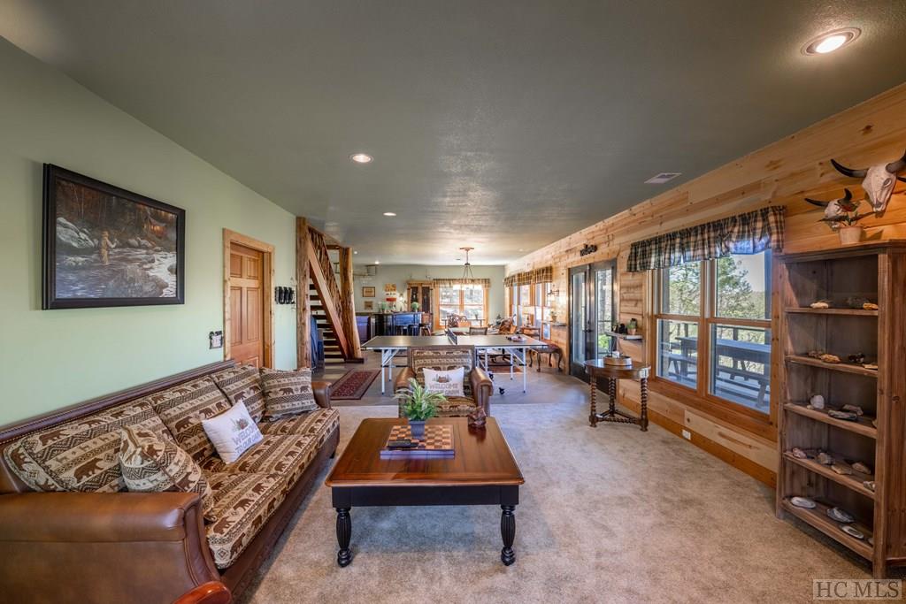 1913 Bald Rock Drive East