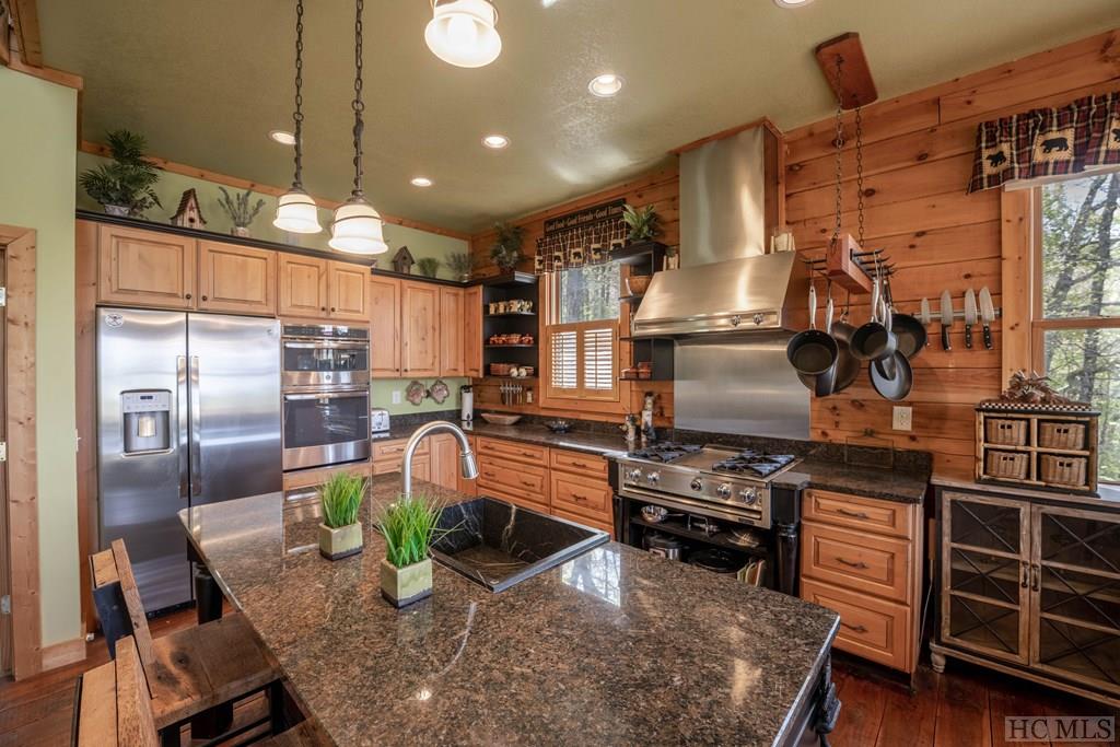 1913 Bald Rock Drive East