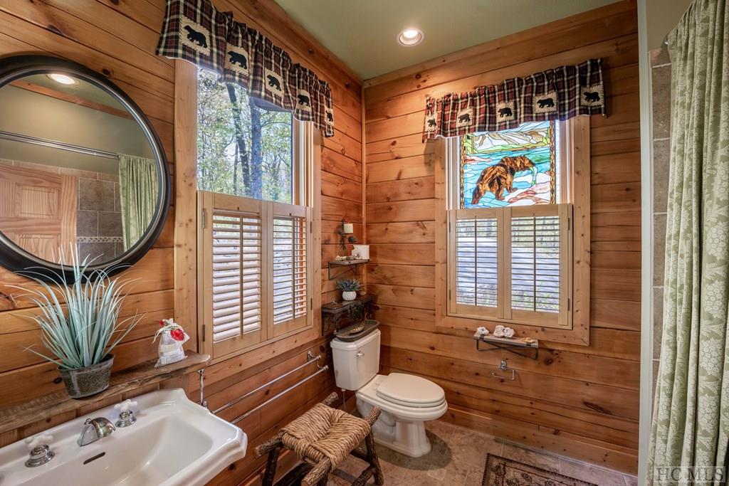 1913 Bald Rock Drive East