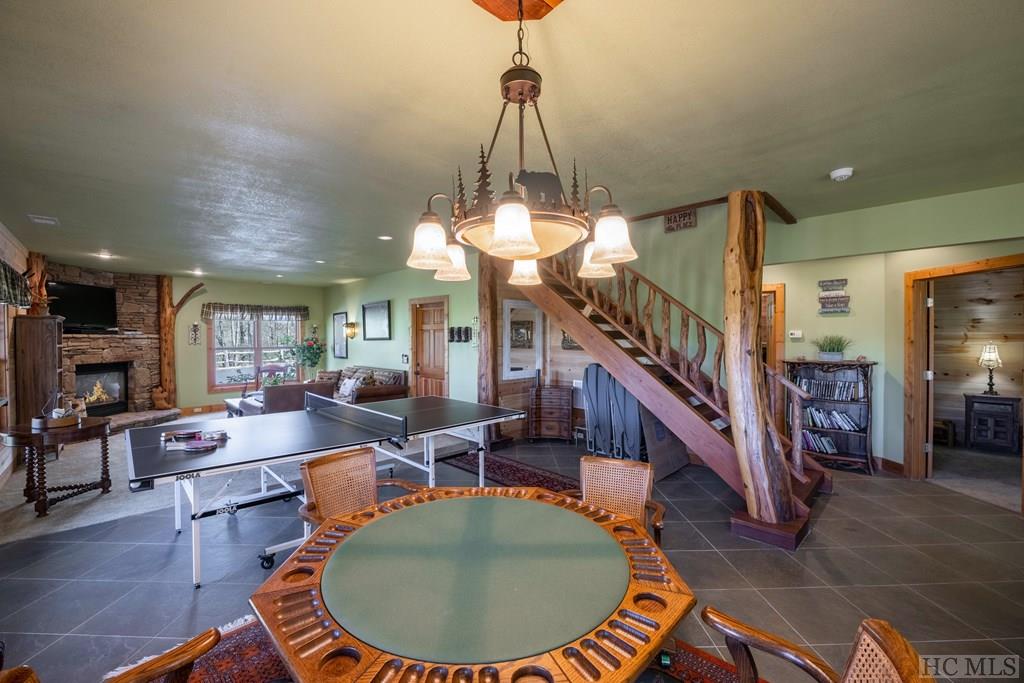 1913 Bald Rock Drive East