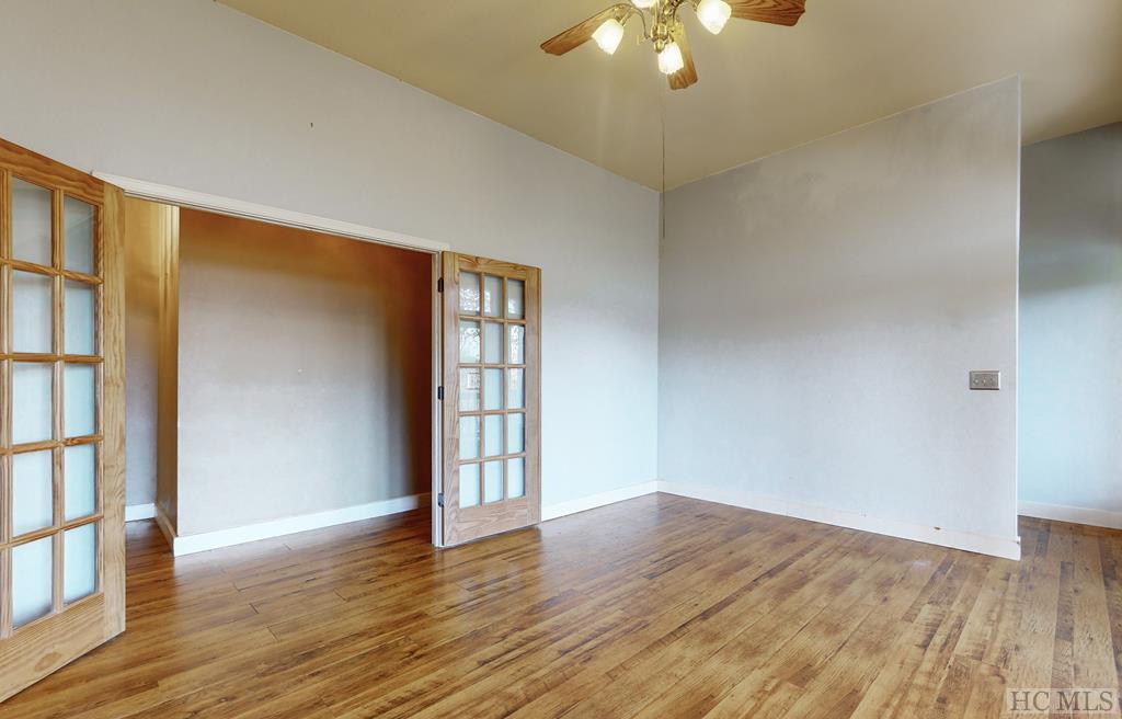 425 Dog Mountain Road