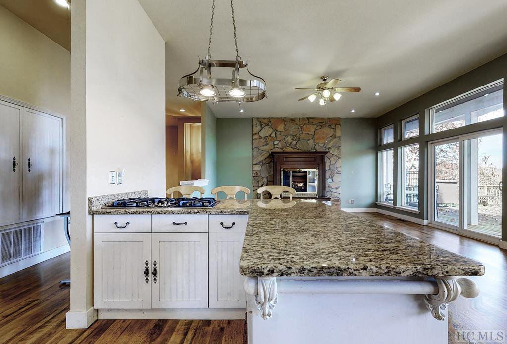 425 Dog Mountain Road