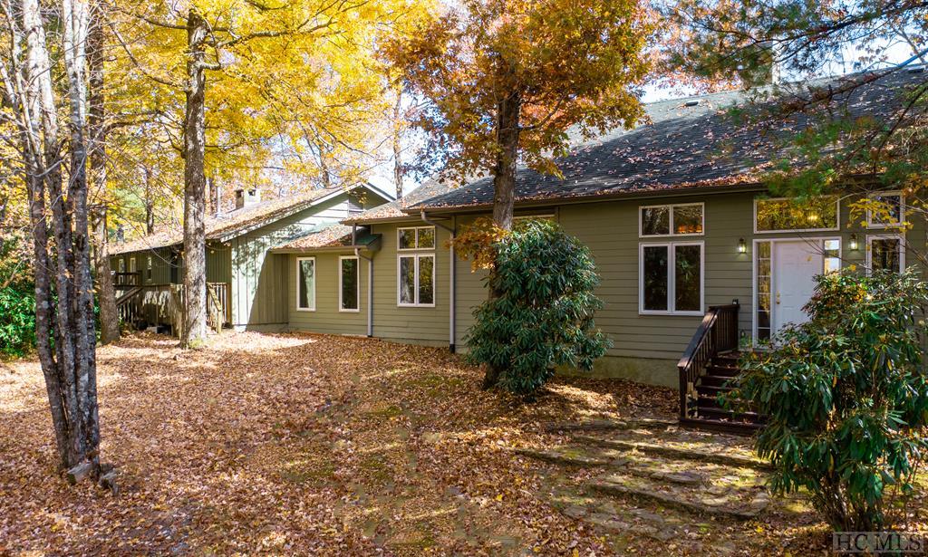 425 Dog Mountain Road