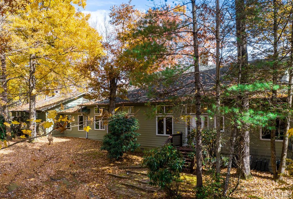 425 Dog Mountain Road