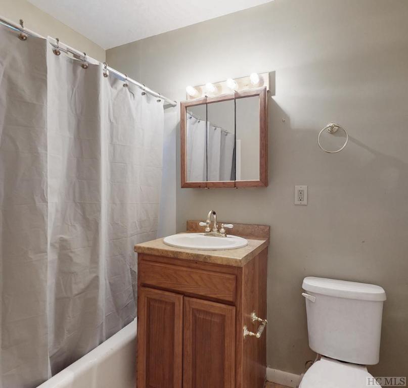 425 Dog Mountain Road