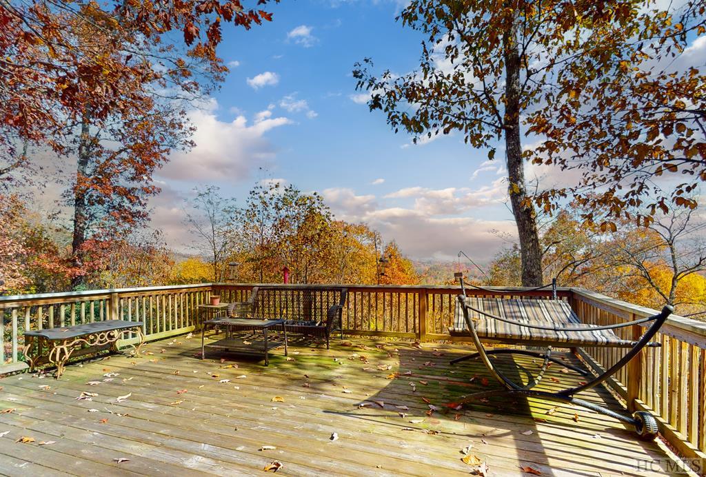 425 Dog Mountain Road