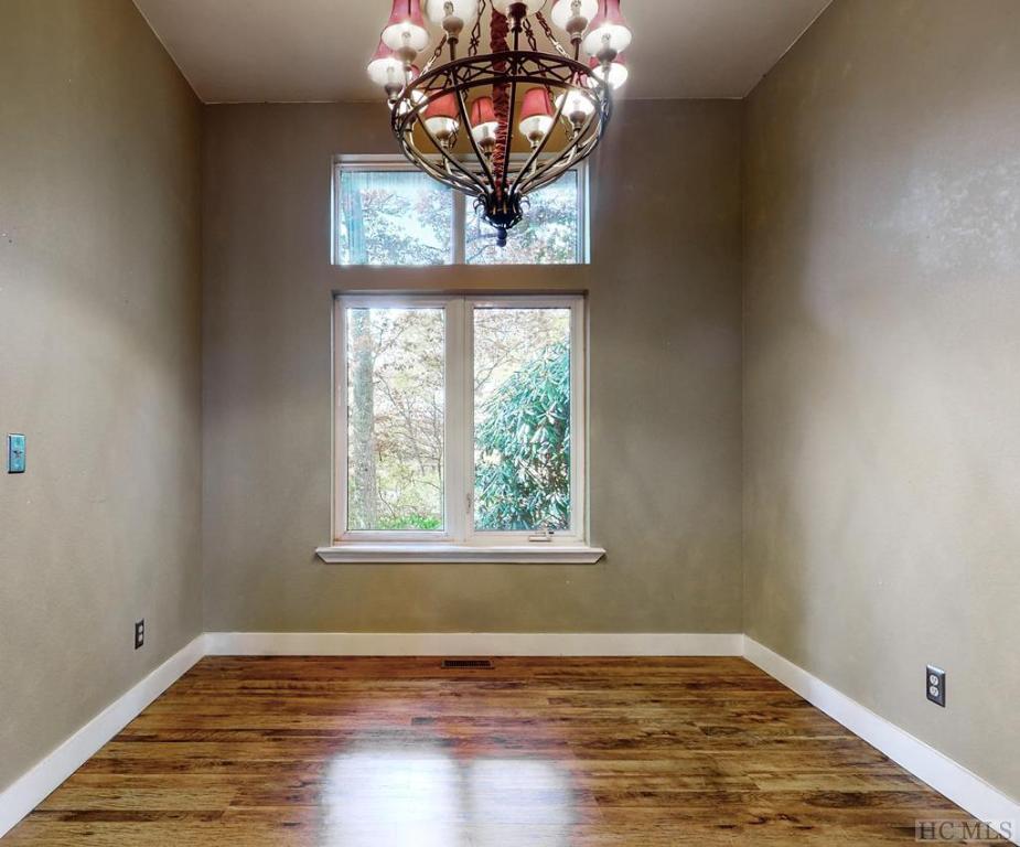 425 Dog Mountain Road