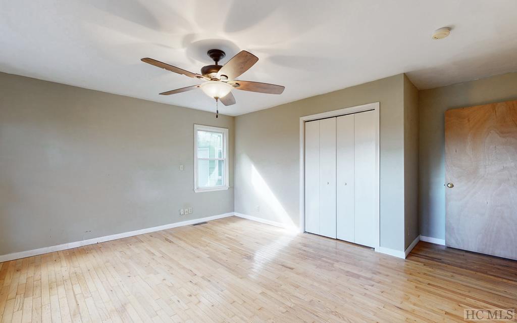 425 Dog Mountain Road