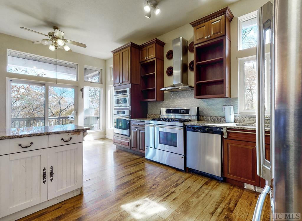 425 Dog Mountain Road