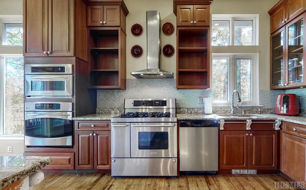 425 Dog Mountain Road