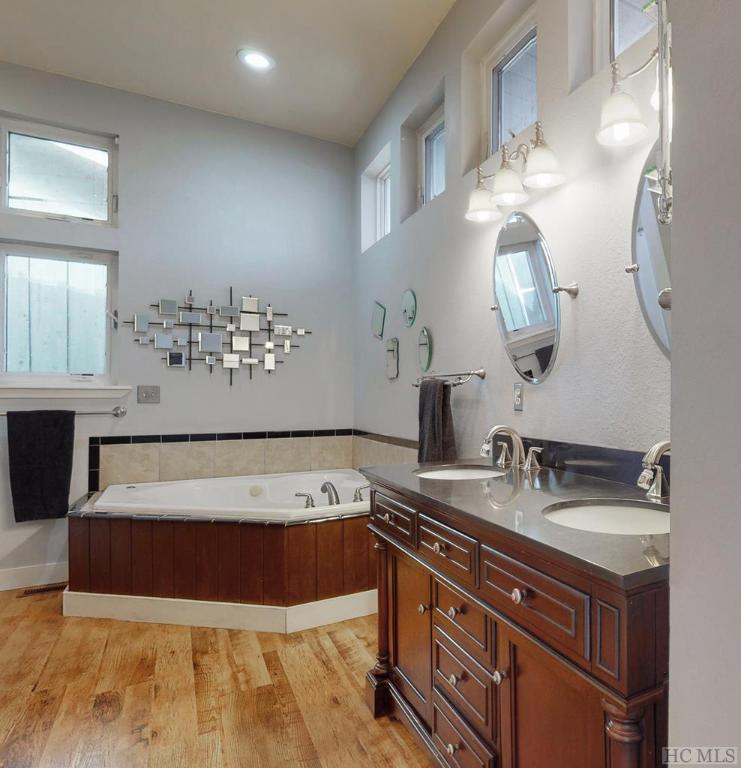 425 Dog Mountain Road