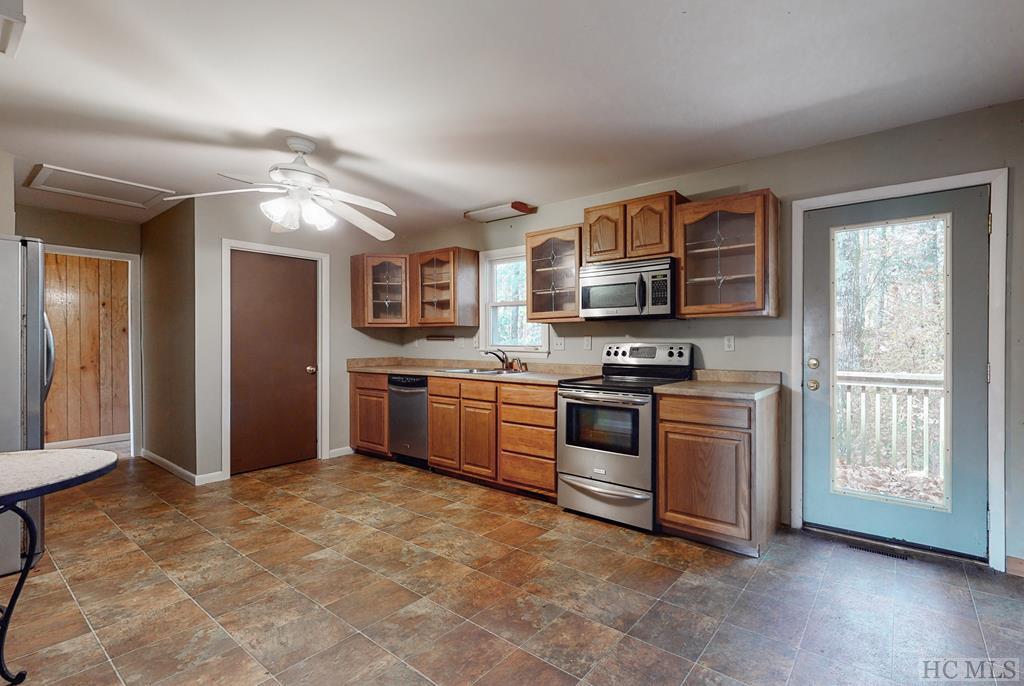 425 Dog Mountain Road