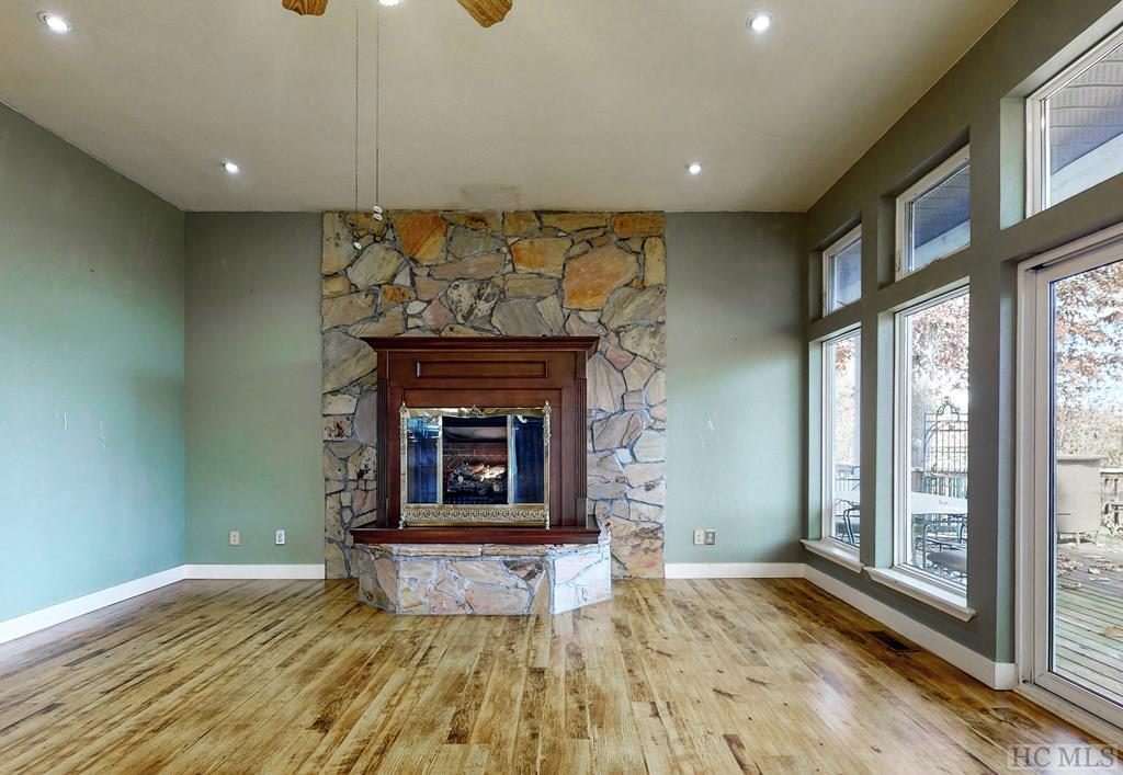 425 Dog Mountain Road