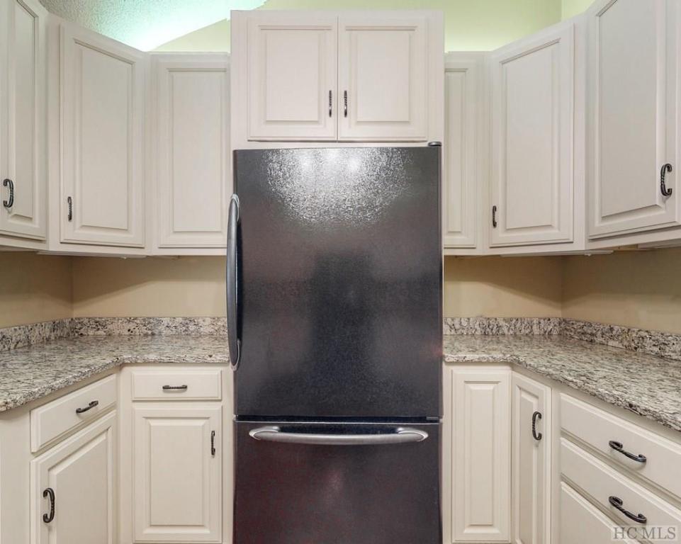 90 Ridge Lake Circle