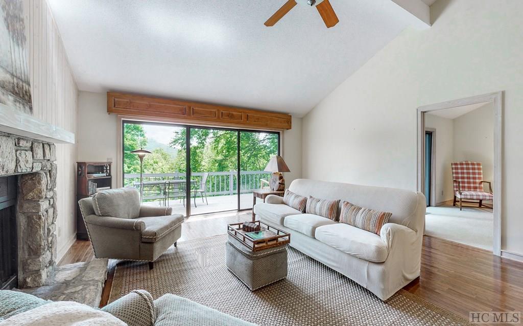 90 Ridge Lake Circle