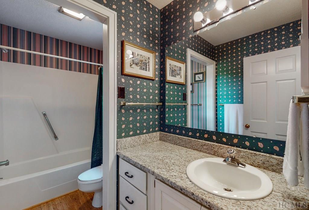 90 Ridge Lake Circle