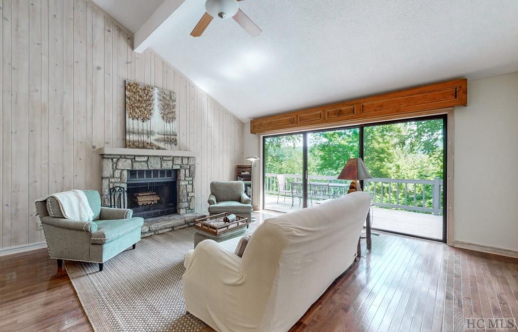 90 Ridge Lake Circle