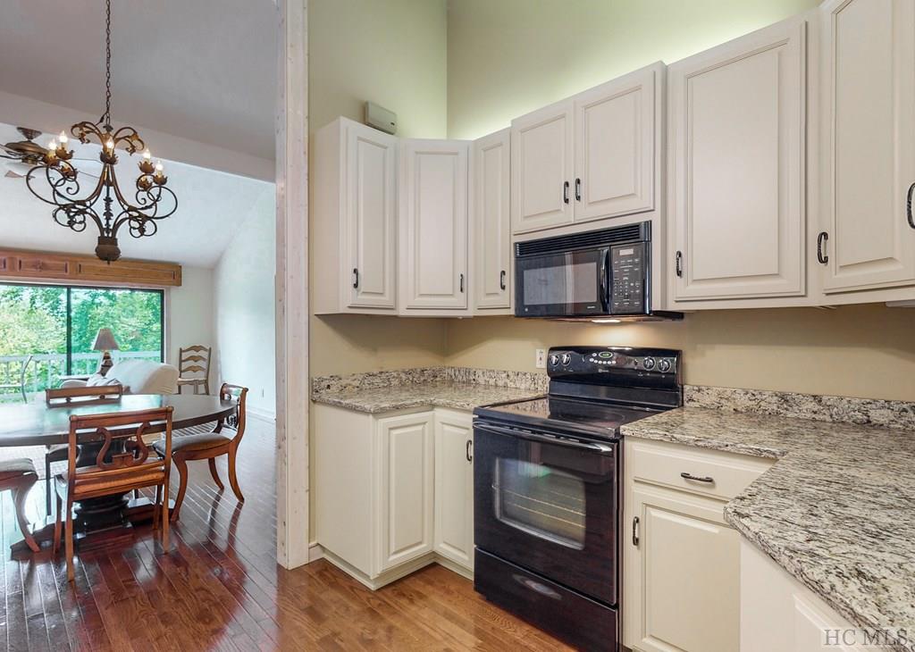 90 Ridge Lake Circle