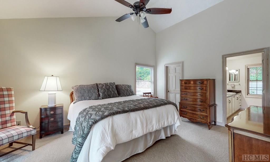 90 Ridge Lake Circle