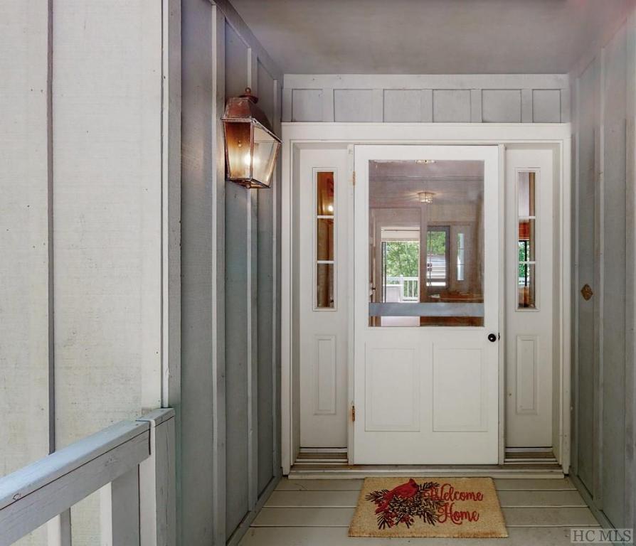 90 Ridge Lake Circle