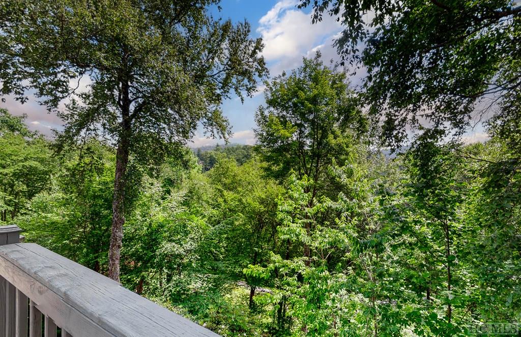 90 Ridge Lake Circle