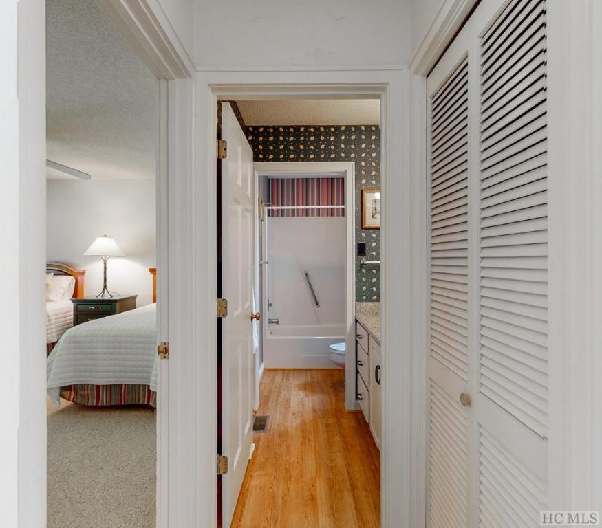 90 Ridge Lake Circle