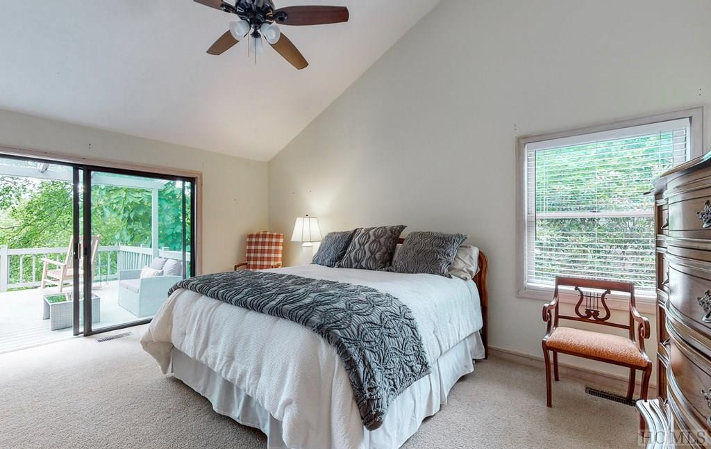 90 Ridge Lake Circle