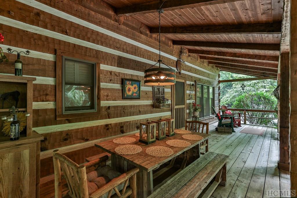 39 Hummingbird Court