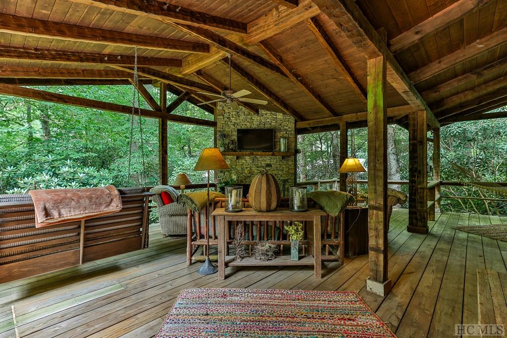 39 Hummingbird Court