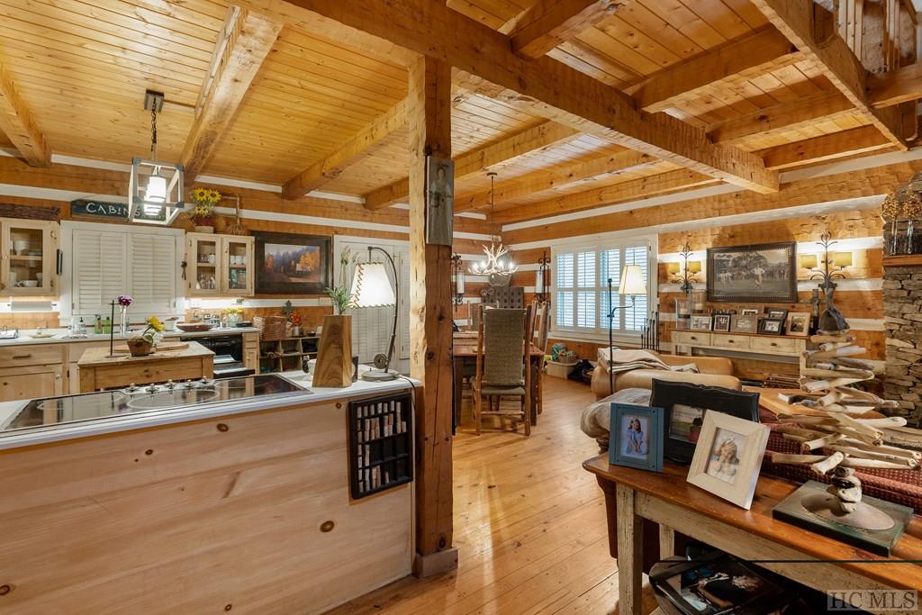 39 Hummingbird Court