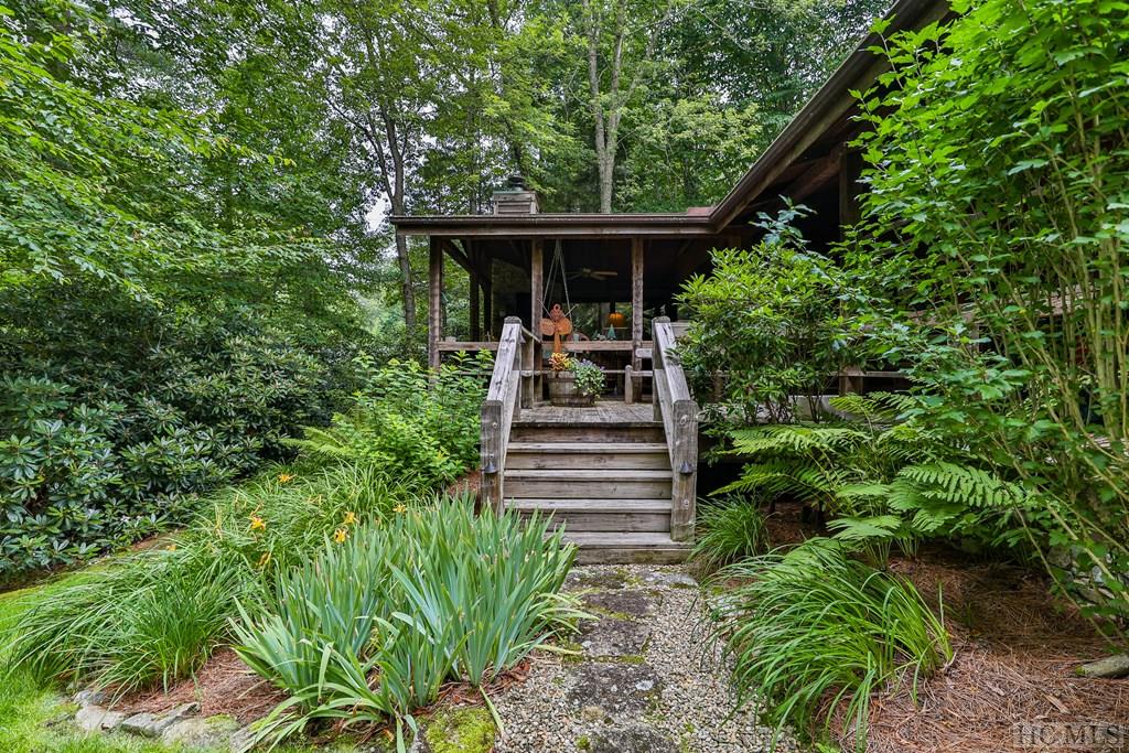 39 Hummingbird Court