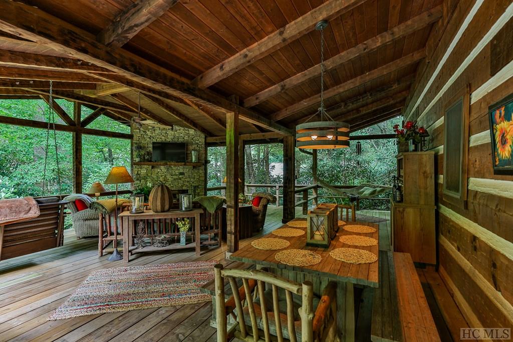 39 Hummingbird Court