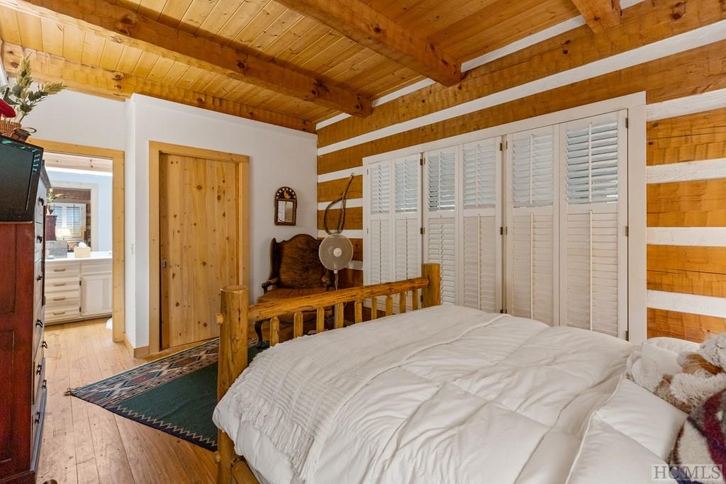 39 Hummingbird Court