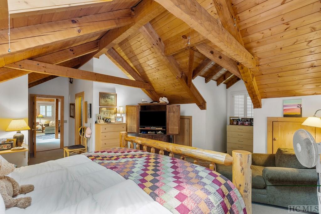 39 Hummingbird Court