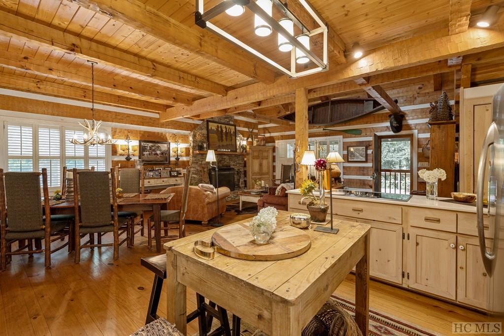 39 Hummingbird Court