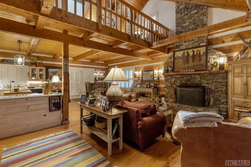 39 Hummingbird Court