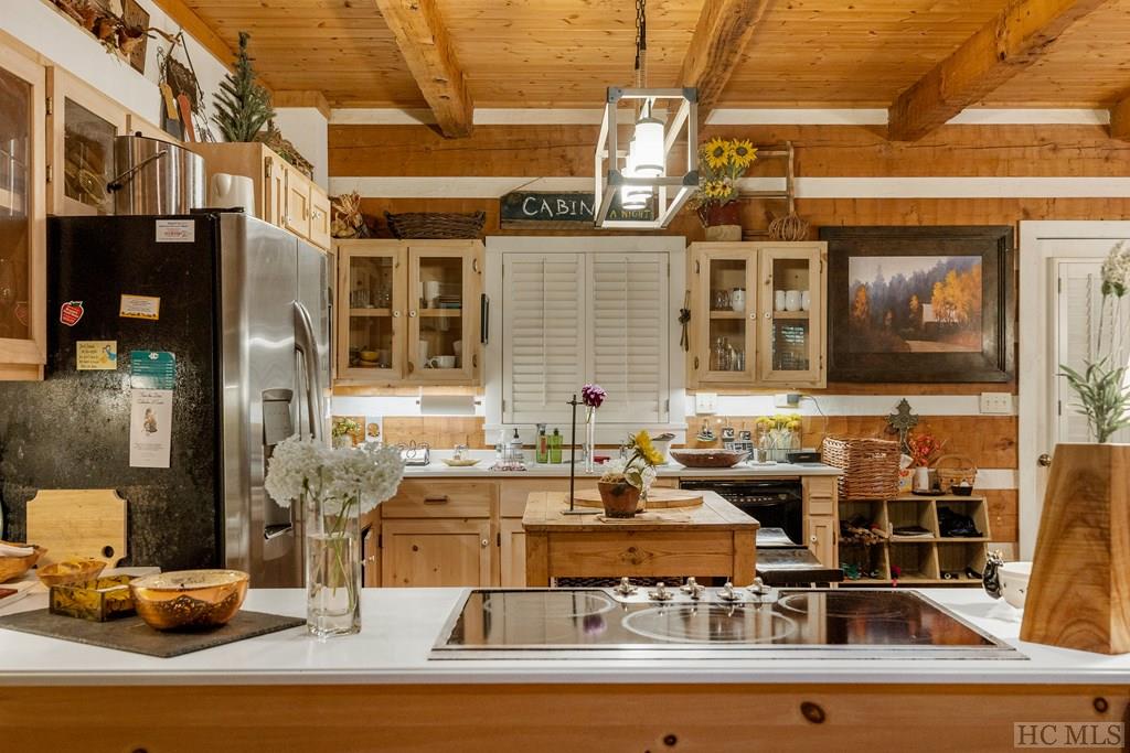 39 Hummingbird Court