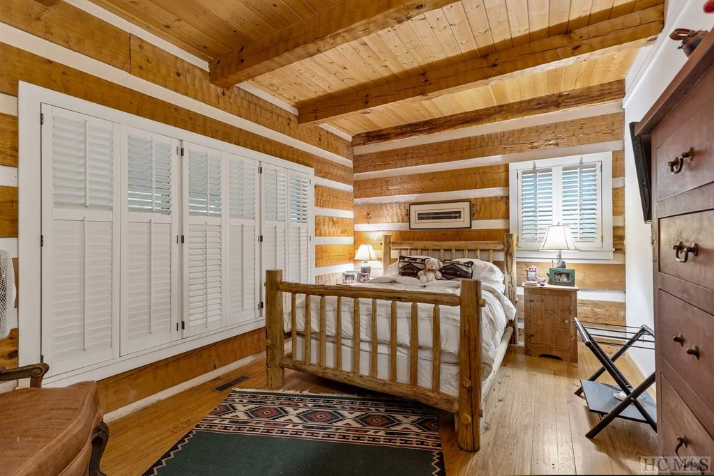 39 Hummingbird Court